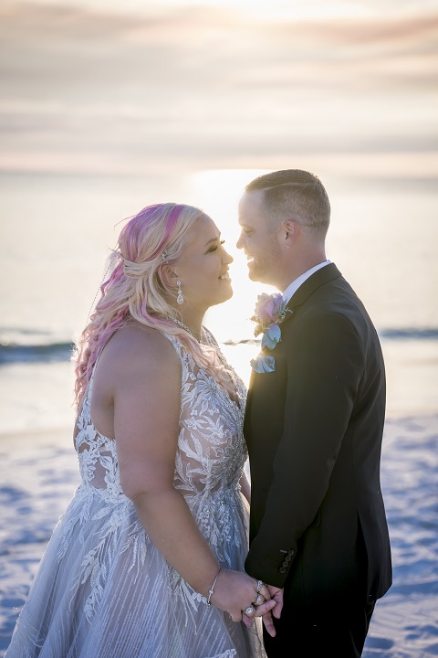 Últimas noticias – Mama June Shannon y Justin Stroud, estrellas de la exitosa serie de WE TV ‘Mama June: Family Crisis’, se casan en una ceremonia frente al mar en la ciudad de Panamá, Florida